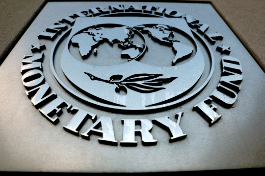 IMF ", GDP  κä 2023 55.2%2029⿣ 60% "